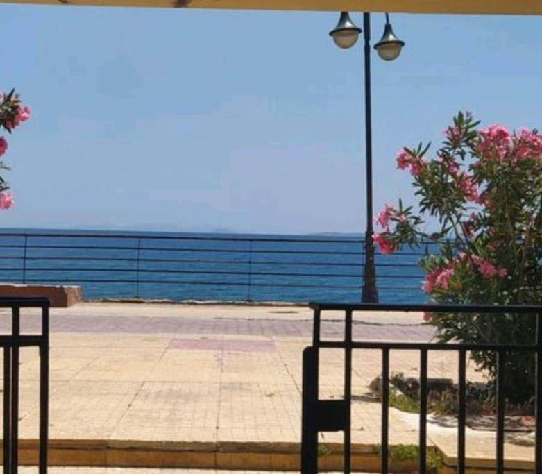 Seaside Apartment Agioi Theodoroi Ngoại thất bức ảnh