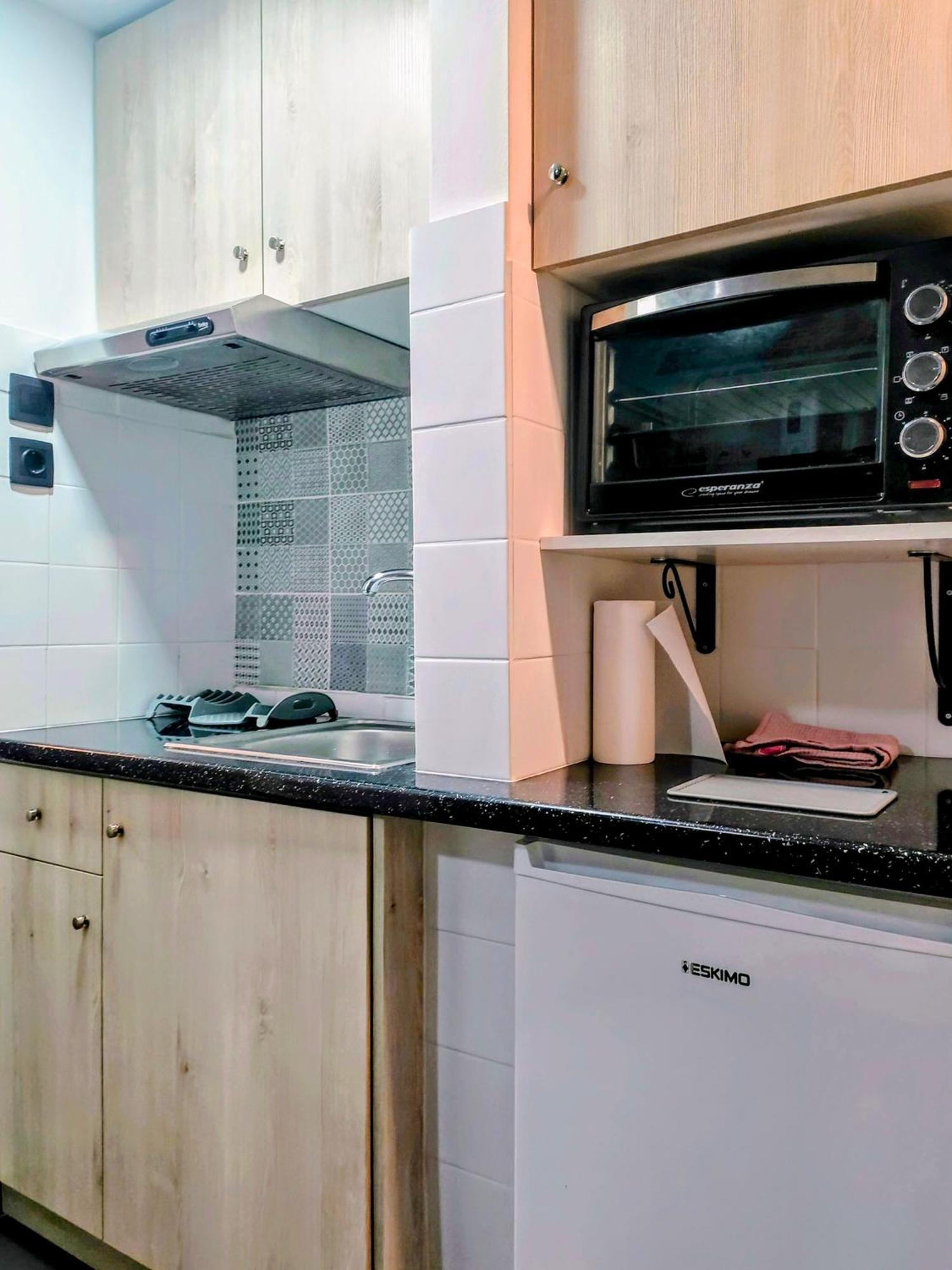 Seaside Apartment Agioi Theodoroi Ngoại thất bức ảnh